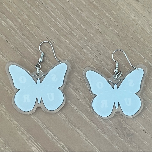 *NEW* OLIVIA RODRIGO Themed SOUR Butterfly Earrings - Picture 5 of 5